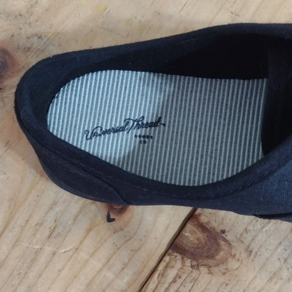 Universal Thread universal sneakers entire